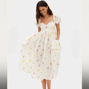 Pansies Picnic Linen Dress
Sleeper -